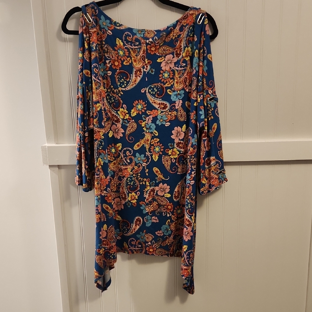 Cable & Gauge Asymmetrical 3/4 Sleeve Blue and Orange Tunic - Picture 3 of 6